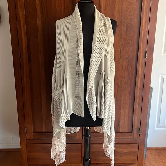 Knit and Lace High Low Vest - Picture 1 of 7